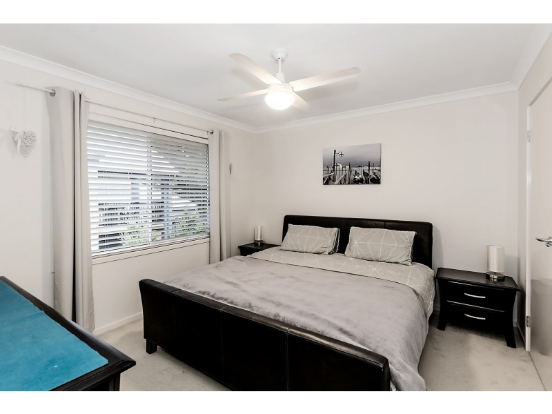 33 Buccaneer Way, Coomera Waters QLD 4209