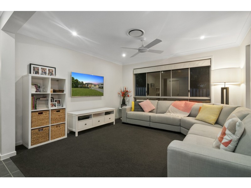 15 Riverbreeze Crescent, Maudsland QLD 4210