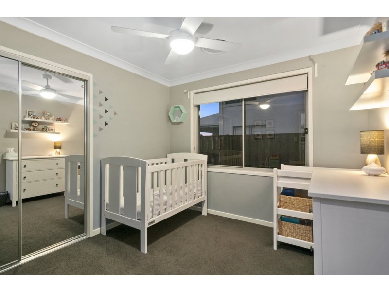 15 Riverbreeze Crescent, Maudsland QLD 4210