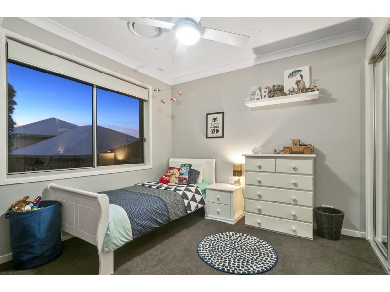 15 Riverbreeze Crescent, Maudsland QLD 4210