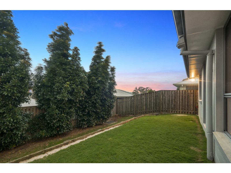 15 Riverbreeze Crescent, Maudsland QLD 4210