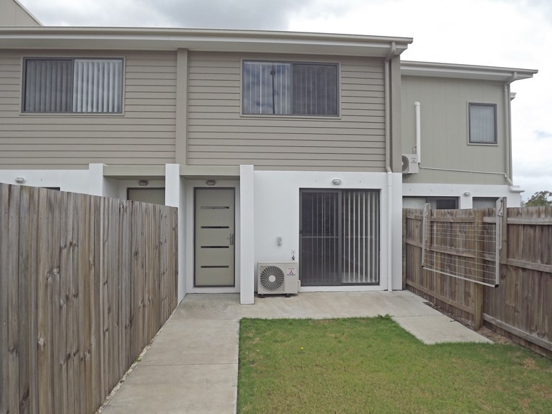 2/2 Tayla Street, Pimpama QLD 4209