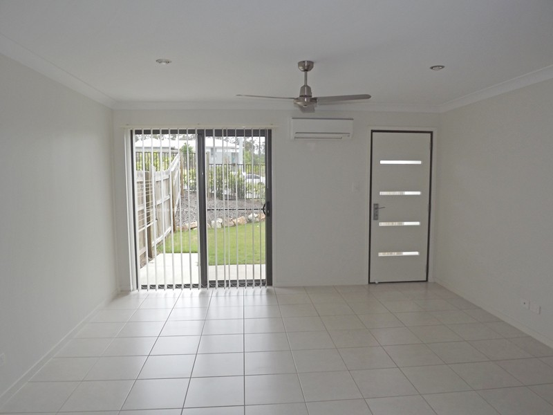 2/2 Tayla Street, Pimpama QLD 4209