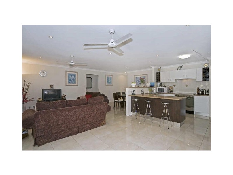 10 Nottinghill Place, Oxenford QLD 4210