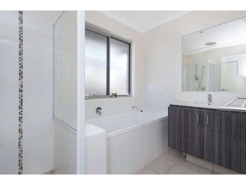 11 Alfred Raymond Hulse Drive, Upper Coomera QLD 4209