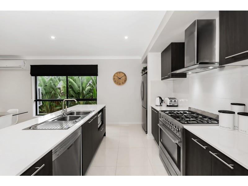 15 Dorretti Circuit, Upper Coomera QLD 4209