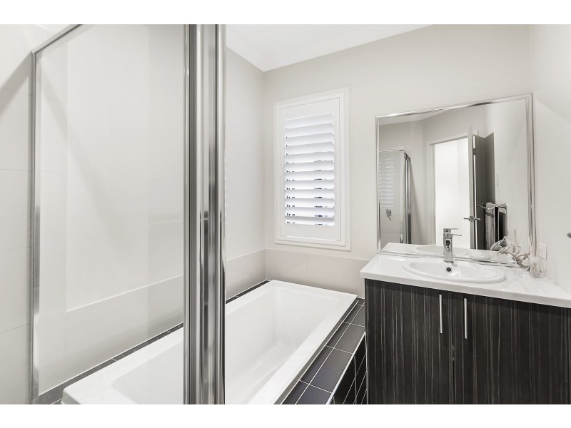 15 Dorretti Circuit, Upper Coomera QLD 4209
