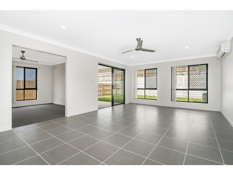 10 Ross Crescent, Pimpama QLD 4209