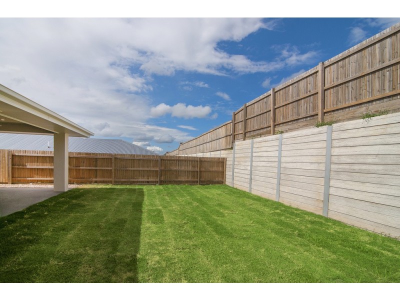 10 Ross Crescent, Pimpama QLD 4209