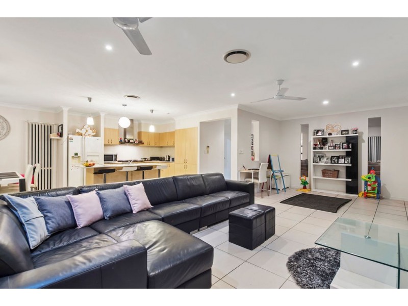 14 Lysterfield Rise, Upper Coomera QLD 4209