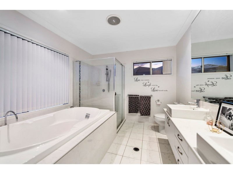 14 Lysterfield Rise, Upper Coomera QLD 4209
