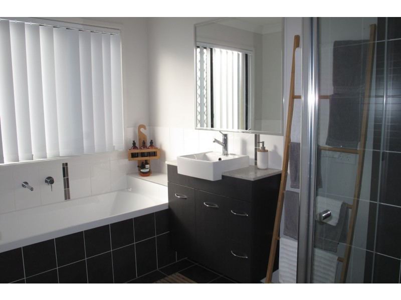 3 Dorretti Circuit, Upper Coomera QLD 4209
