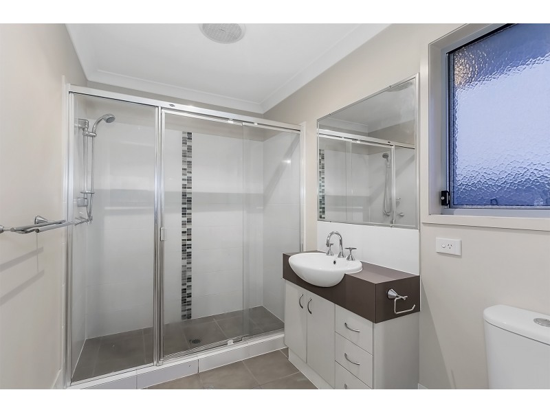 10 James Street, Pimpama QLD 4209