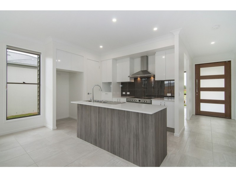 20 Laurel Drive, Helensvale QLD 4212