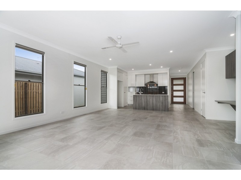 20 Laurel Drive, Helensvale QLD 4212