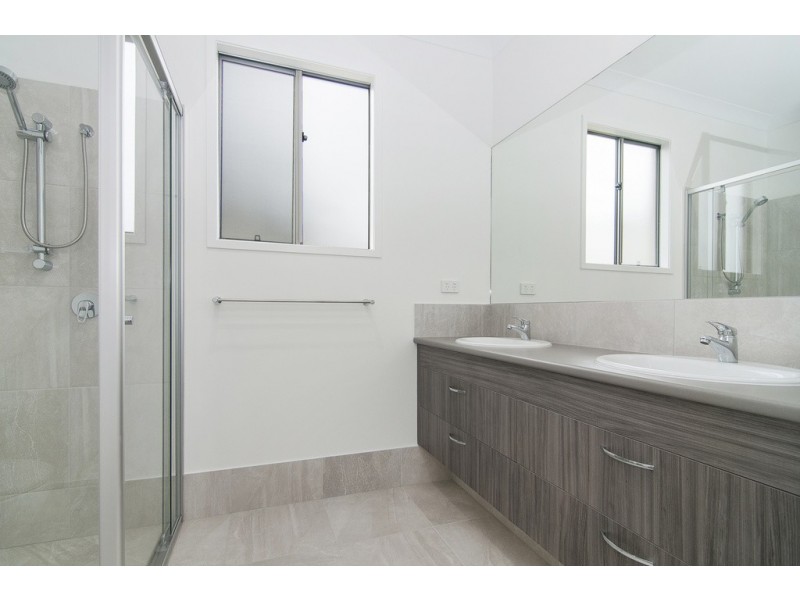 20 Laurel Drive, Helensvale QLD 4212