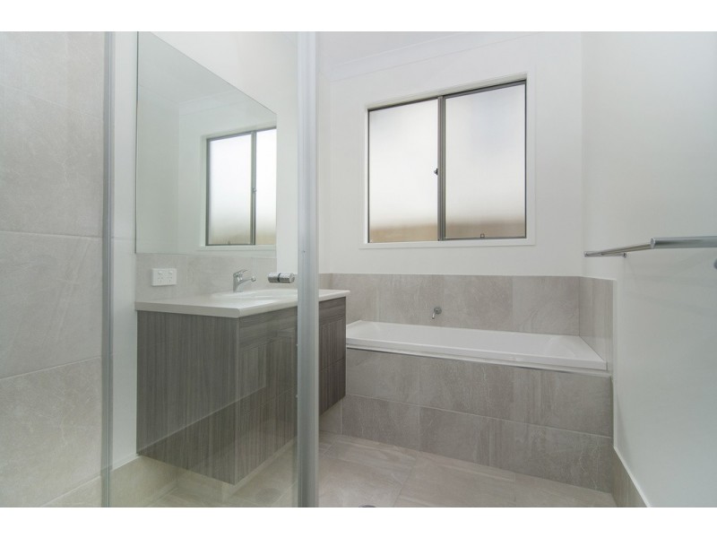 20 Laurel Drive, Helensvale QLD 4212