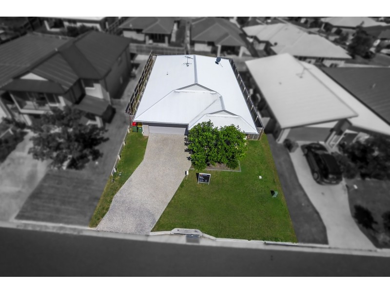 14 Steven Crescent, Pimpama QLD 4209