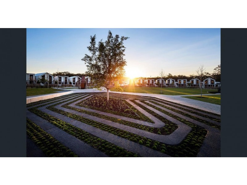 2/8 Peak Crescent, Pimpama QLD 4209