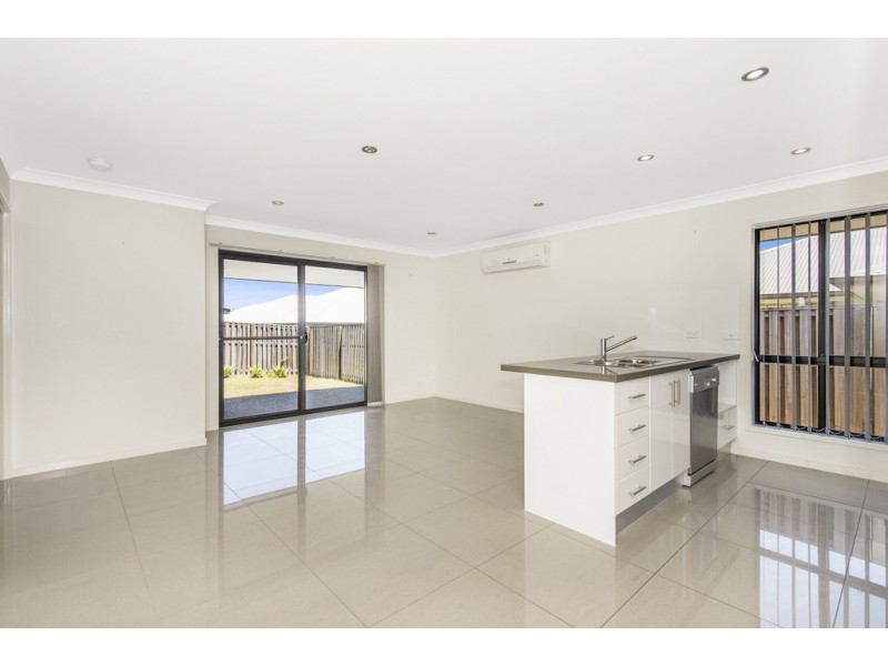 3 Ningaloo Drive, Pimpama QLD 4209