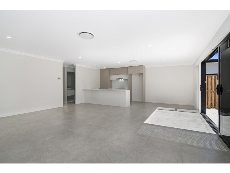 38 Longstaff Crescent, Pimpama QLD 4209