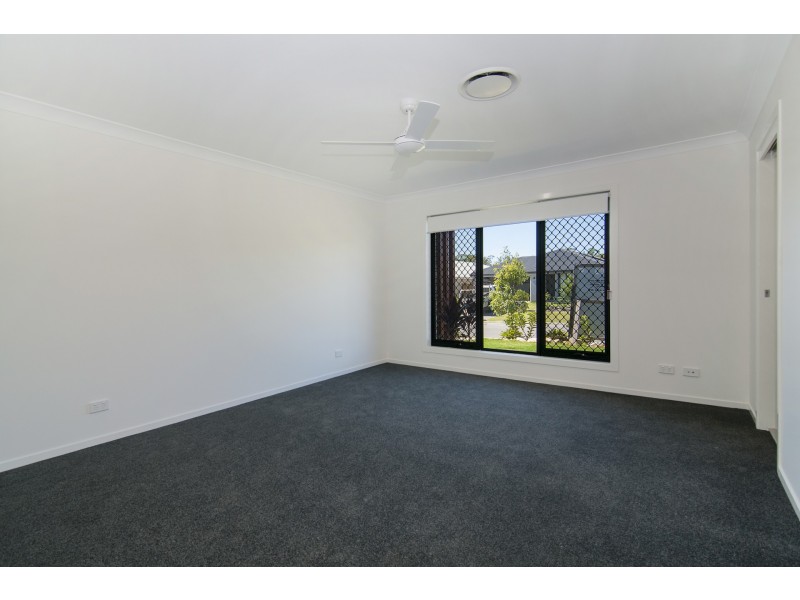 38 Longstaff Crescent, Pimpama QLD 4209