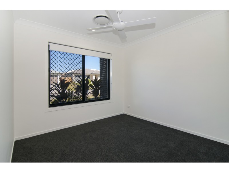 38 Longstaff Crescent, Pimpama QLD 4209
