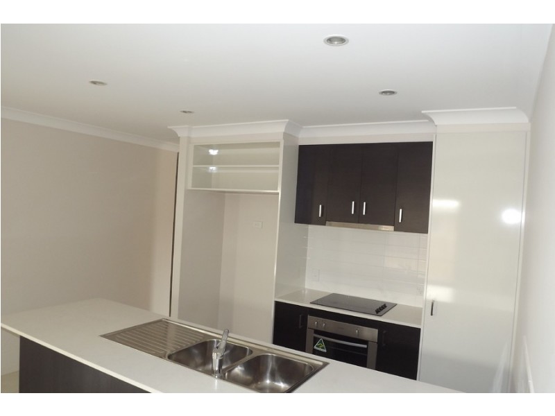 33 Parkvista Circuit, Coomera QLD 4209