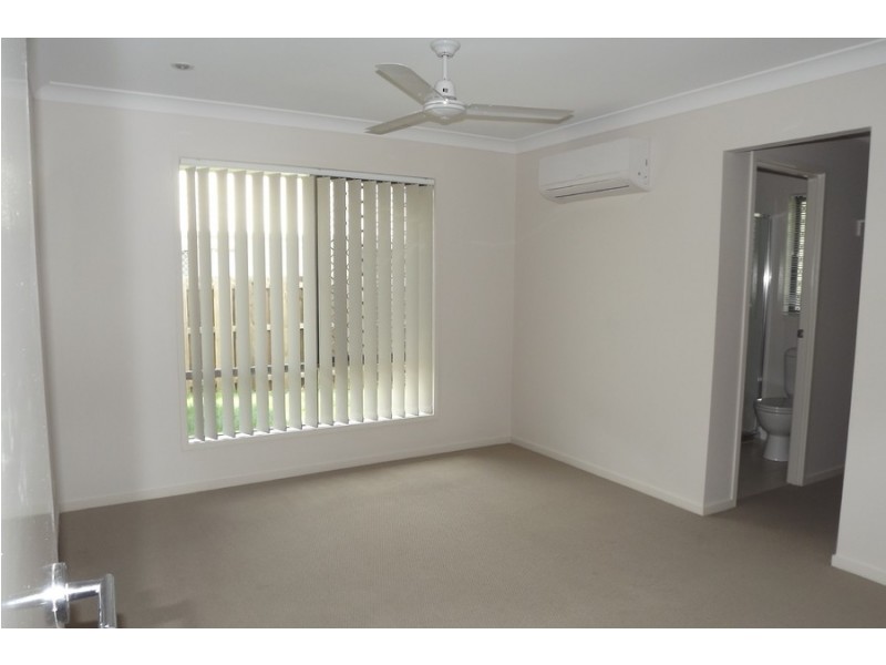 33 Parkvista Circuit, Coomera QLD 4209