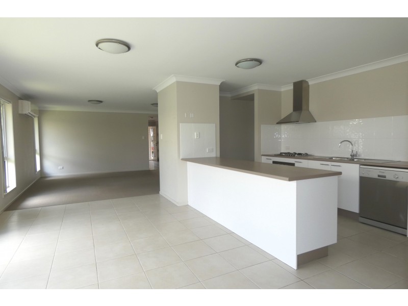 6 Labassa Avenue, Pimpama QLD 4209