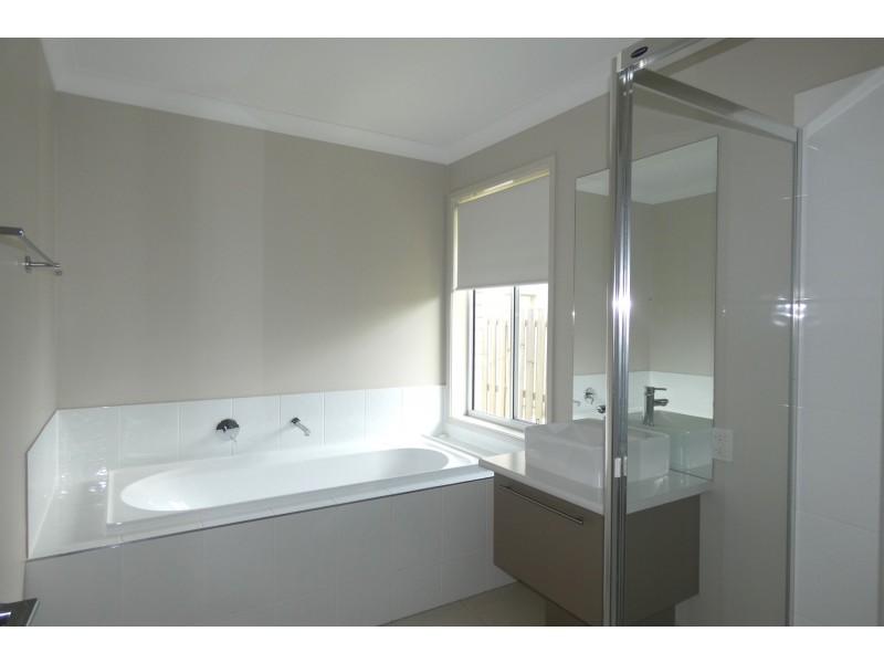 6 Labassa Avenue, Pimpama QLD 4209