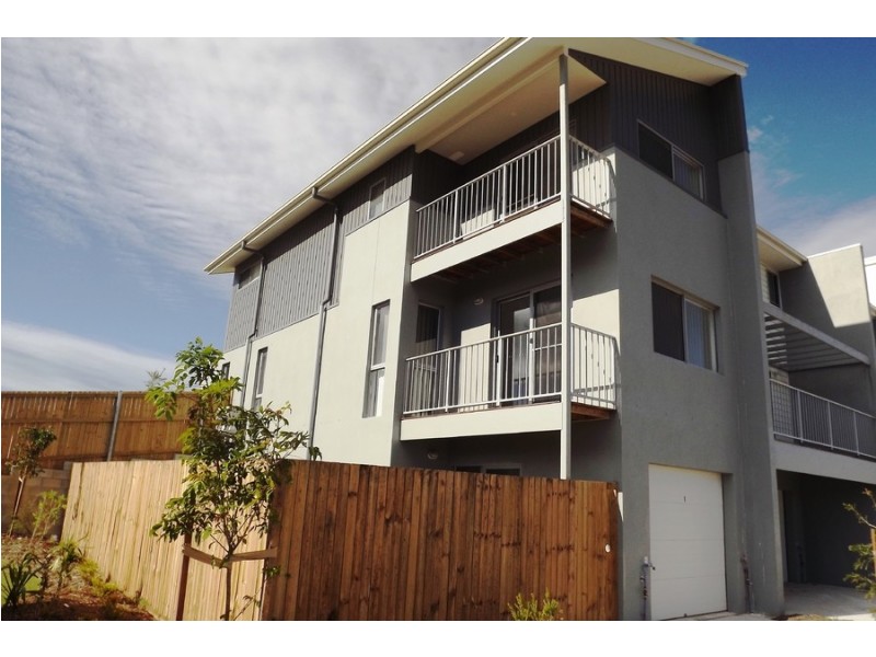 1/4 Rhiana Street, Pimpama QLD 4209