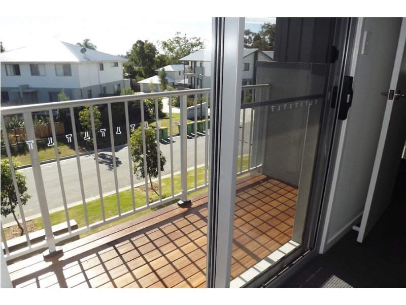 1/4 Rhiana Street, Pimpama QLD 4209