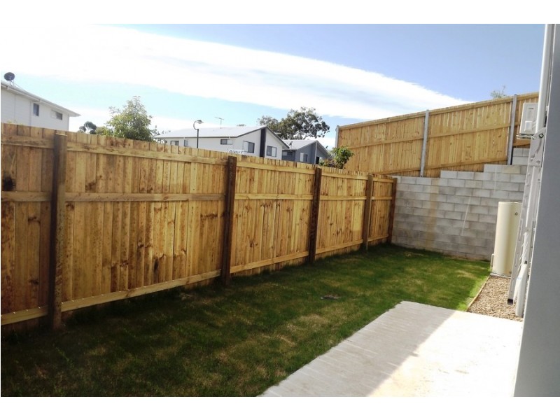 1/4 Rhiana Street, Pimpama QLD 4209