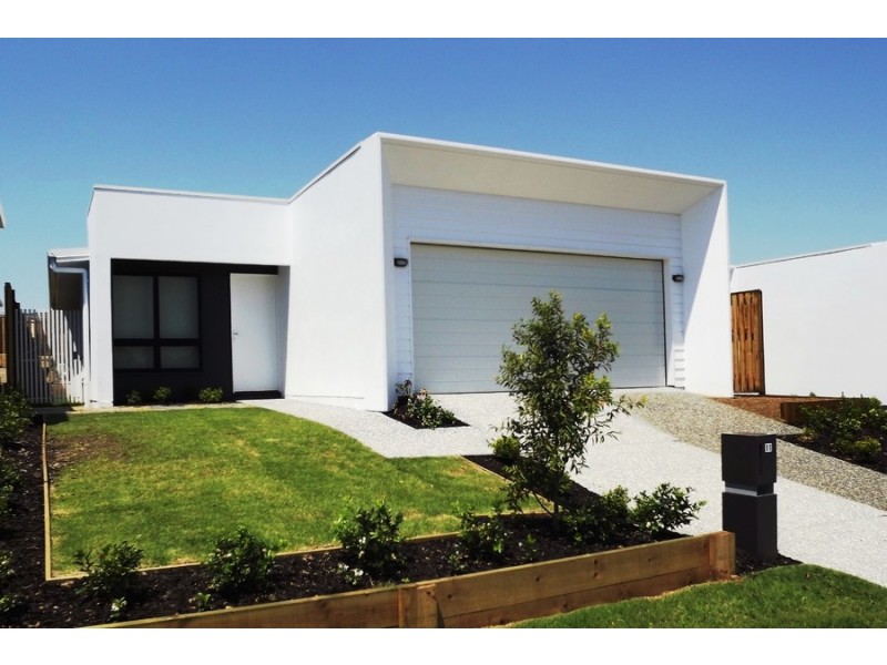 11 Hill Drive, Pimpama QLD 4209