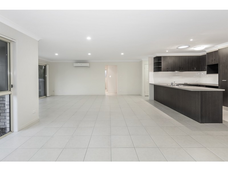 42 Greenleaf Street, Upper Coomera QLD 4209