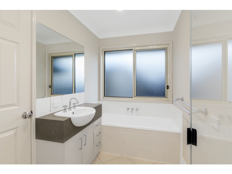 42 Greenleaf Street, Upper Coomera QLD 4209