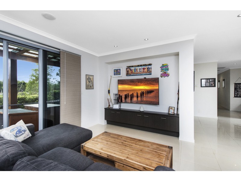 8 Waterlilly Place, Upper Coomera QLD 4209