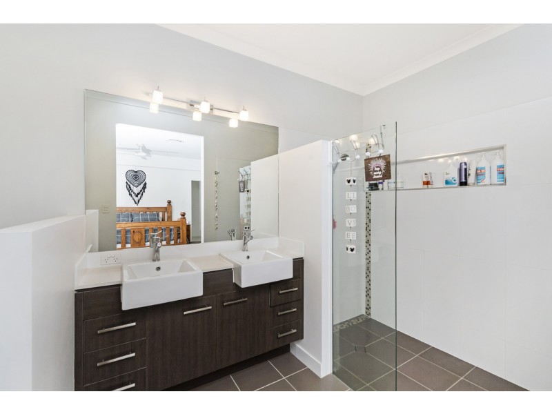 8 Waterlilly Place, Upper Coomera QLD 4209