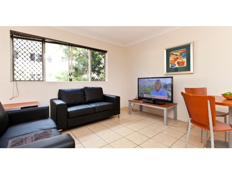 1/129-131 Currumburra Road, Ashmore QLD 4214