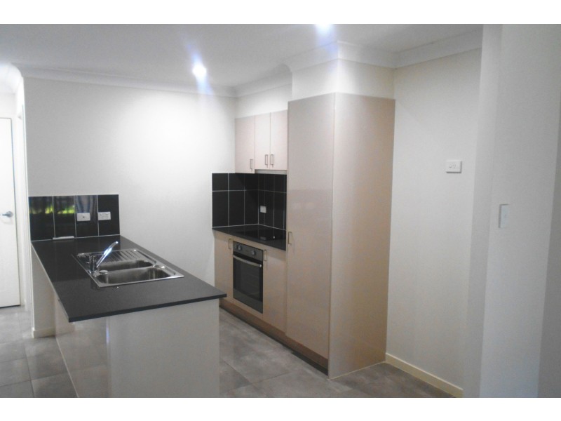 2/22 Hazel Street, Pimpama QLD 4209
