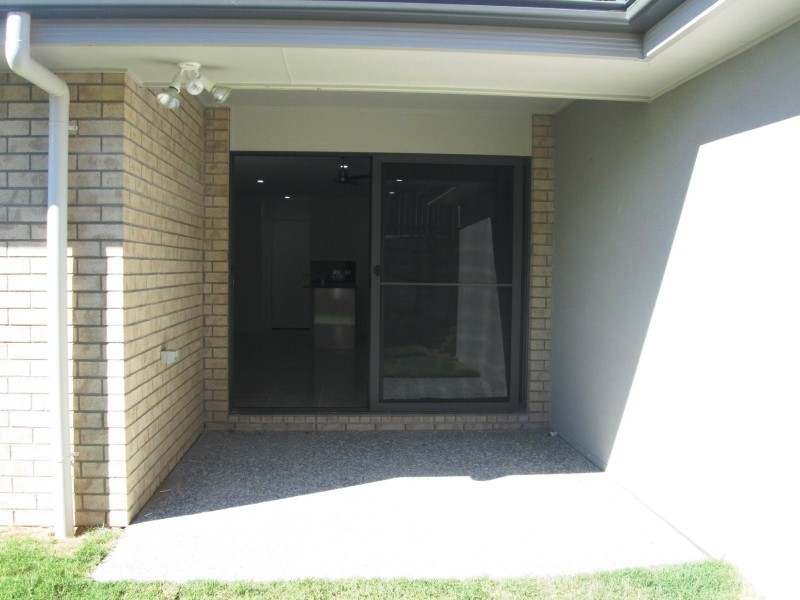 2/22 Hazel Street, Pimpama QLD 4209