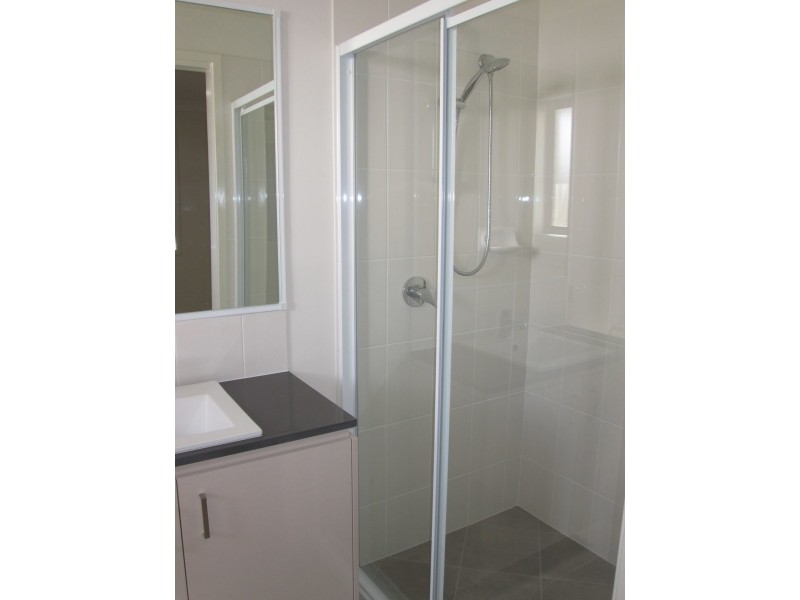 2/22 Hazel Street, Pimpama QLD 4209