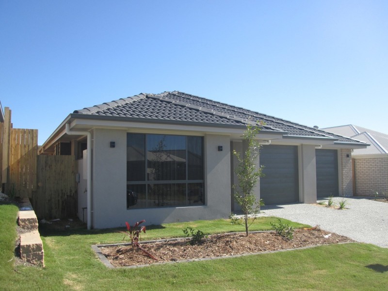 1/22 Hazel Street, Pimpama QLD 4209