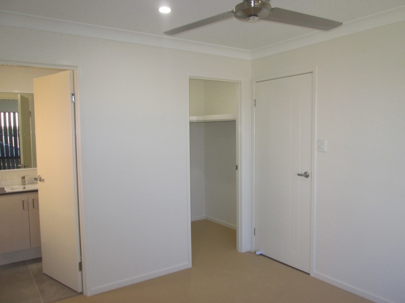 1/22 Hazel Street, Pimpama QLD 4209