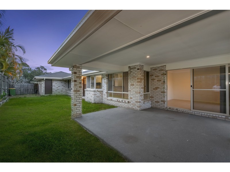 8 Currawong Crescent, Upper Coomera QLD 4209