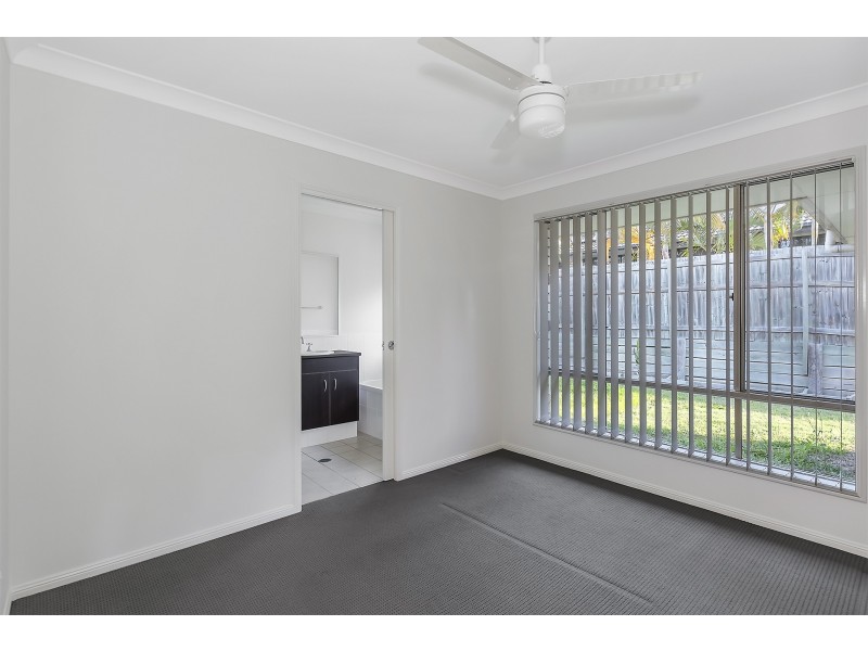 8 Currawong Crescent, Upper Coomera QLD 4209