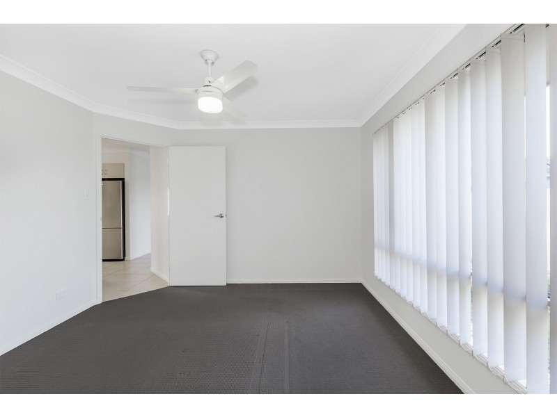 8 Currawong Crescent, Upper Coomera QLD 4209