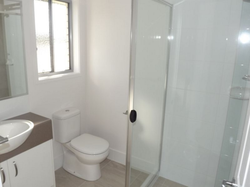 2 Steven Crescent, Pimpama QLD 4209