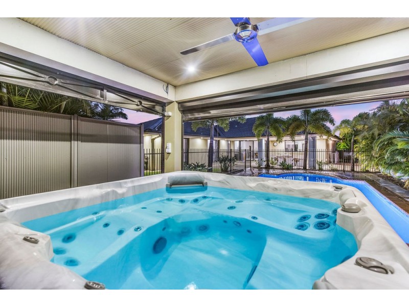 23 John Dalley Drive, Helensvale QLD 4212